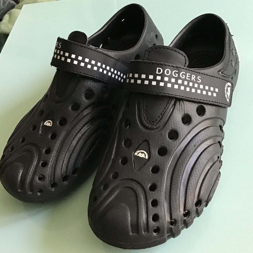 🚼Dodgers black water shoes size 5-6W